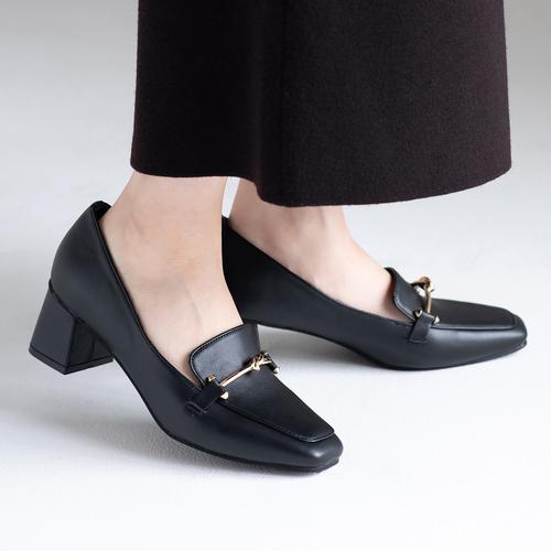 スクエアトゥビットローファーパンプス