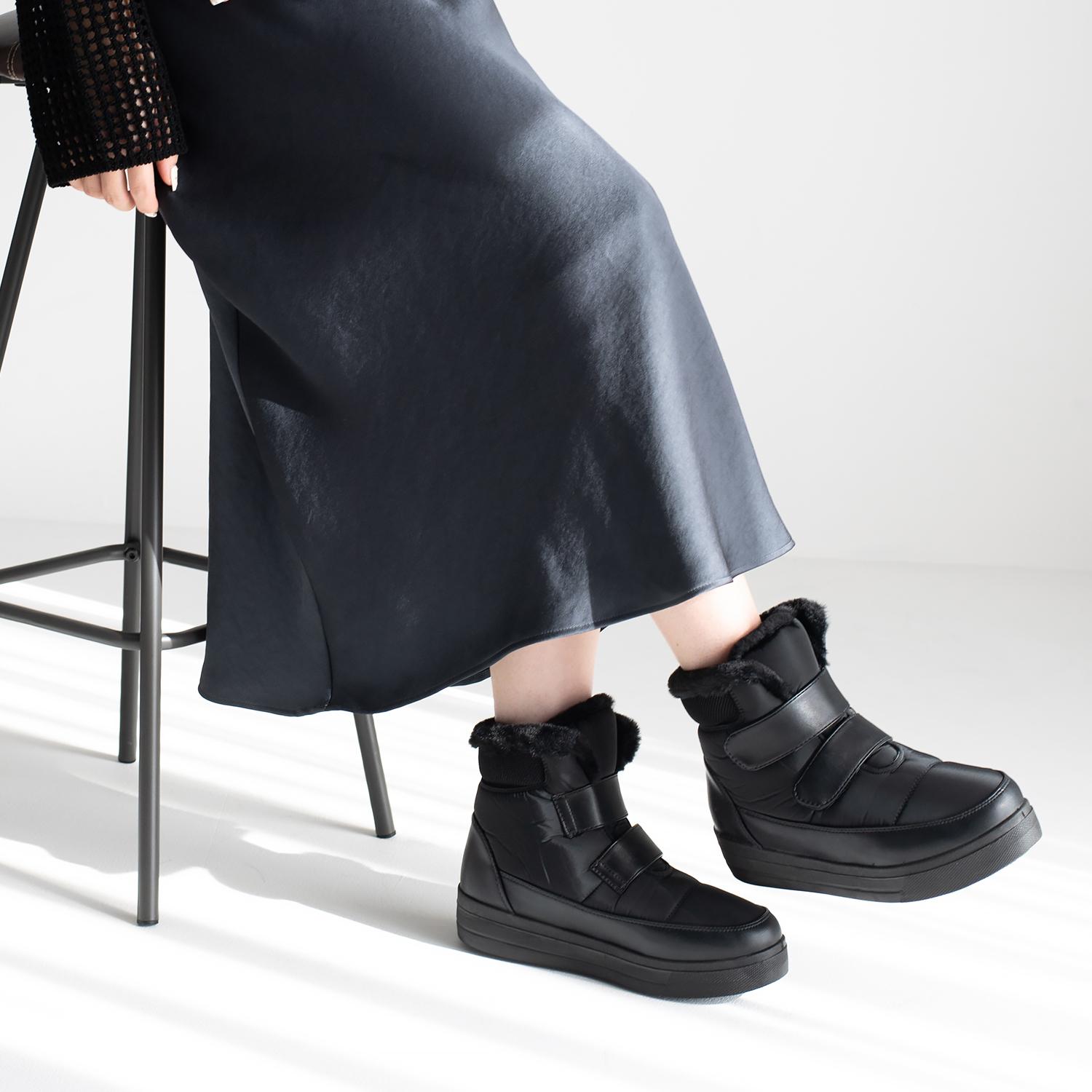 あったかベルクロWベルトファーショートブーツ