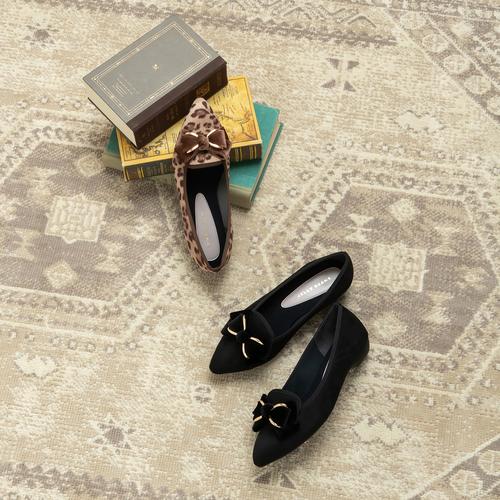 【あったか仕様】メタルパーツリボンモールドソールパンプス