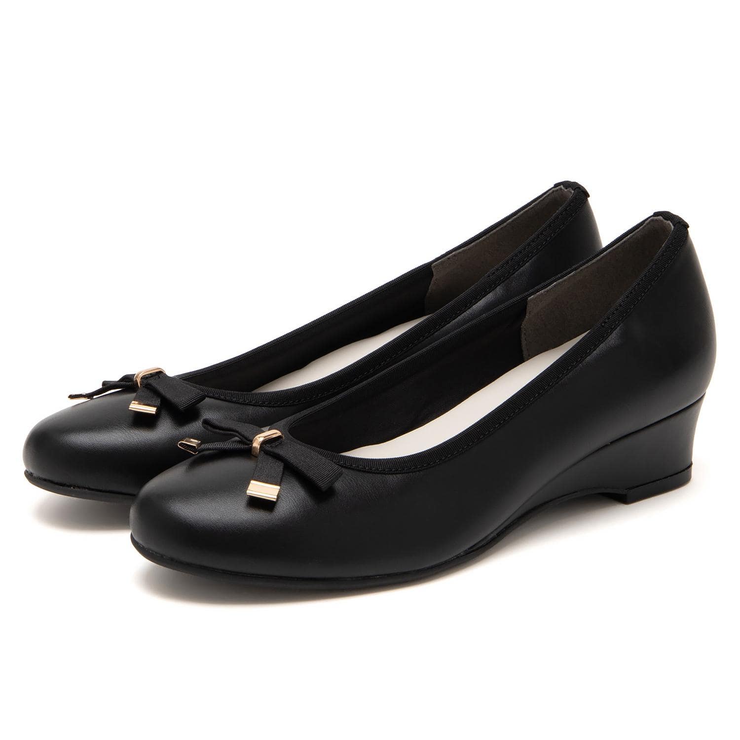 メタルアクセントリボンハーフウエッジパンプス