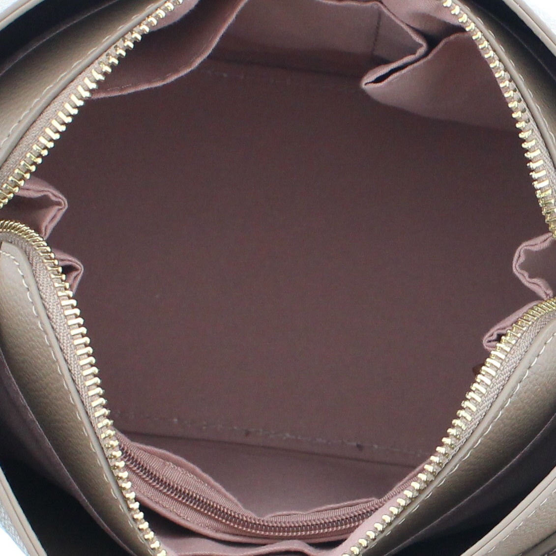 ���^���A�N�Z���g�t�@�X�i�[�V�����_�[�o�b�O�y�V�F�z