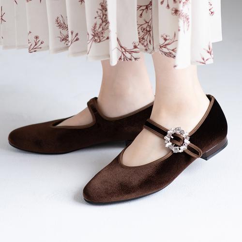 【あったか仕様】ビジューバックルパンプス