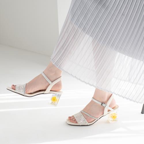 フラワークリアヒールストラップサンダル