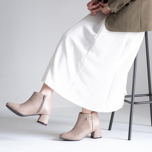 サイド切り替えビジューリボンショートブーツ