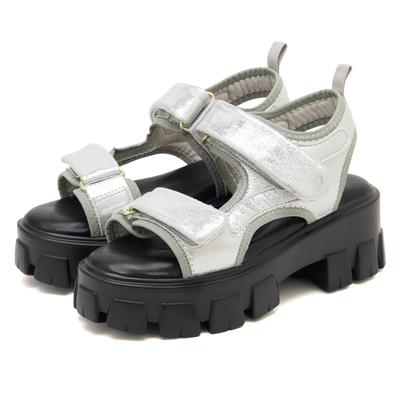 �_�u���x���g�X�|�[�c�T���_��